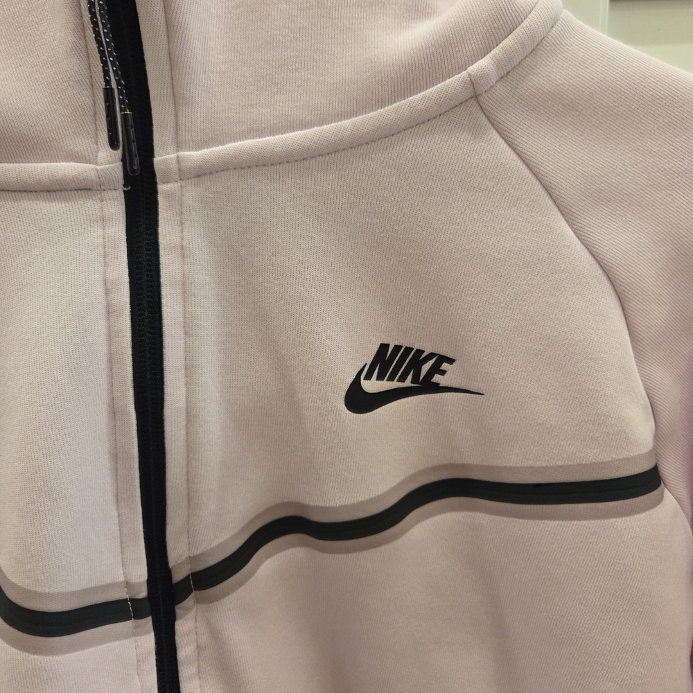 Nike Women's Soft Pink Zip-Up Jacket - Picture 3 of 6